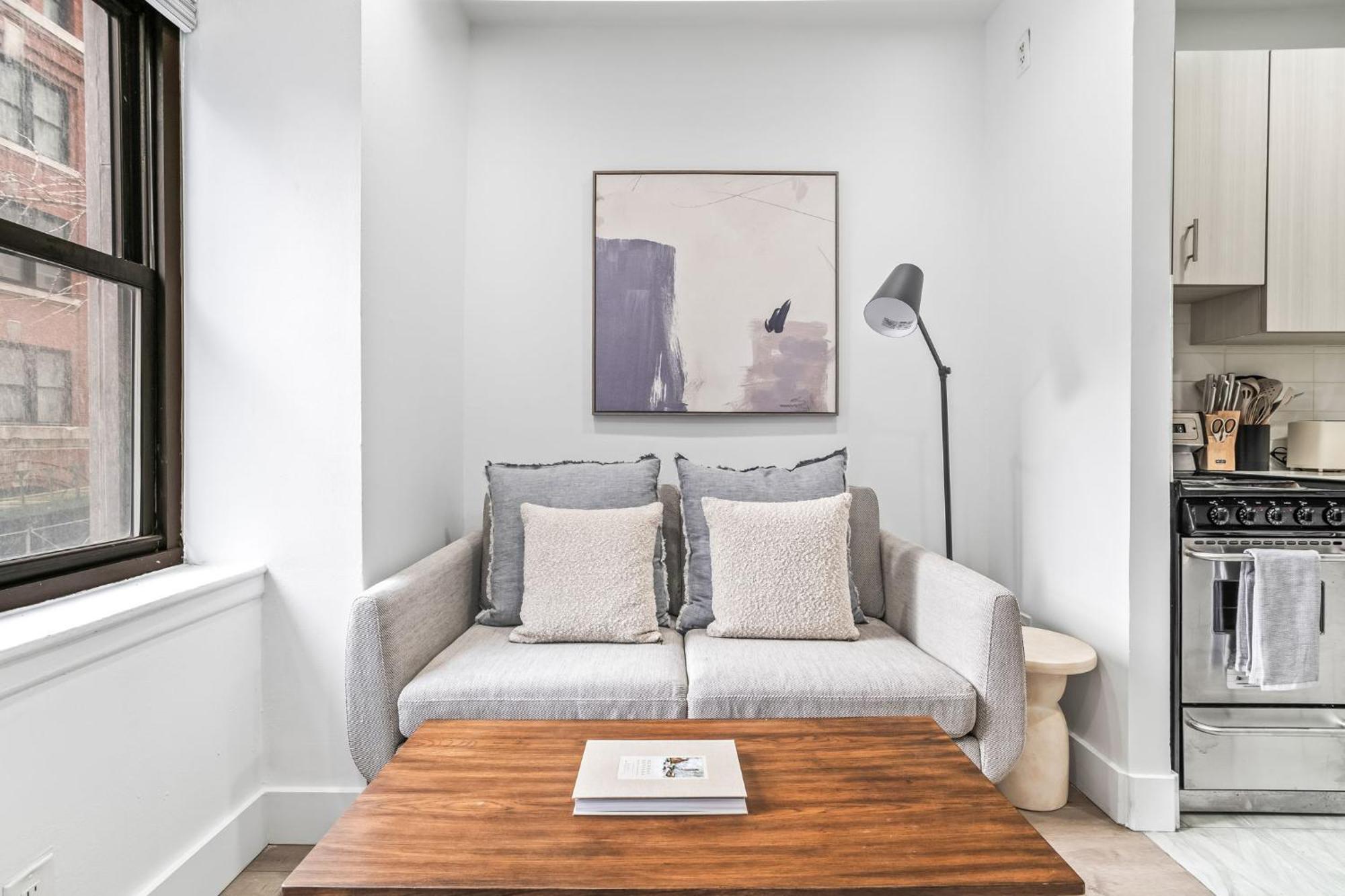 Sleek 2 Bed 1 Bath By Chrysler Building & Bustling Murray Hill Apartment New York