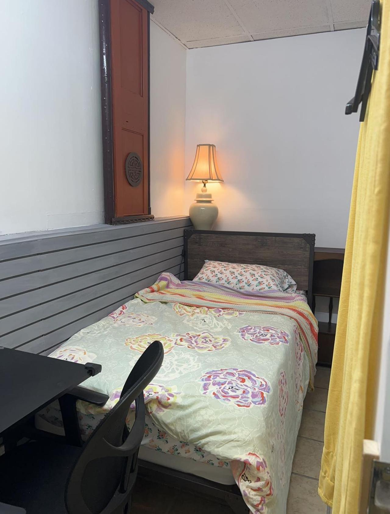 Ở trọ Moon Lotus Abode New York