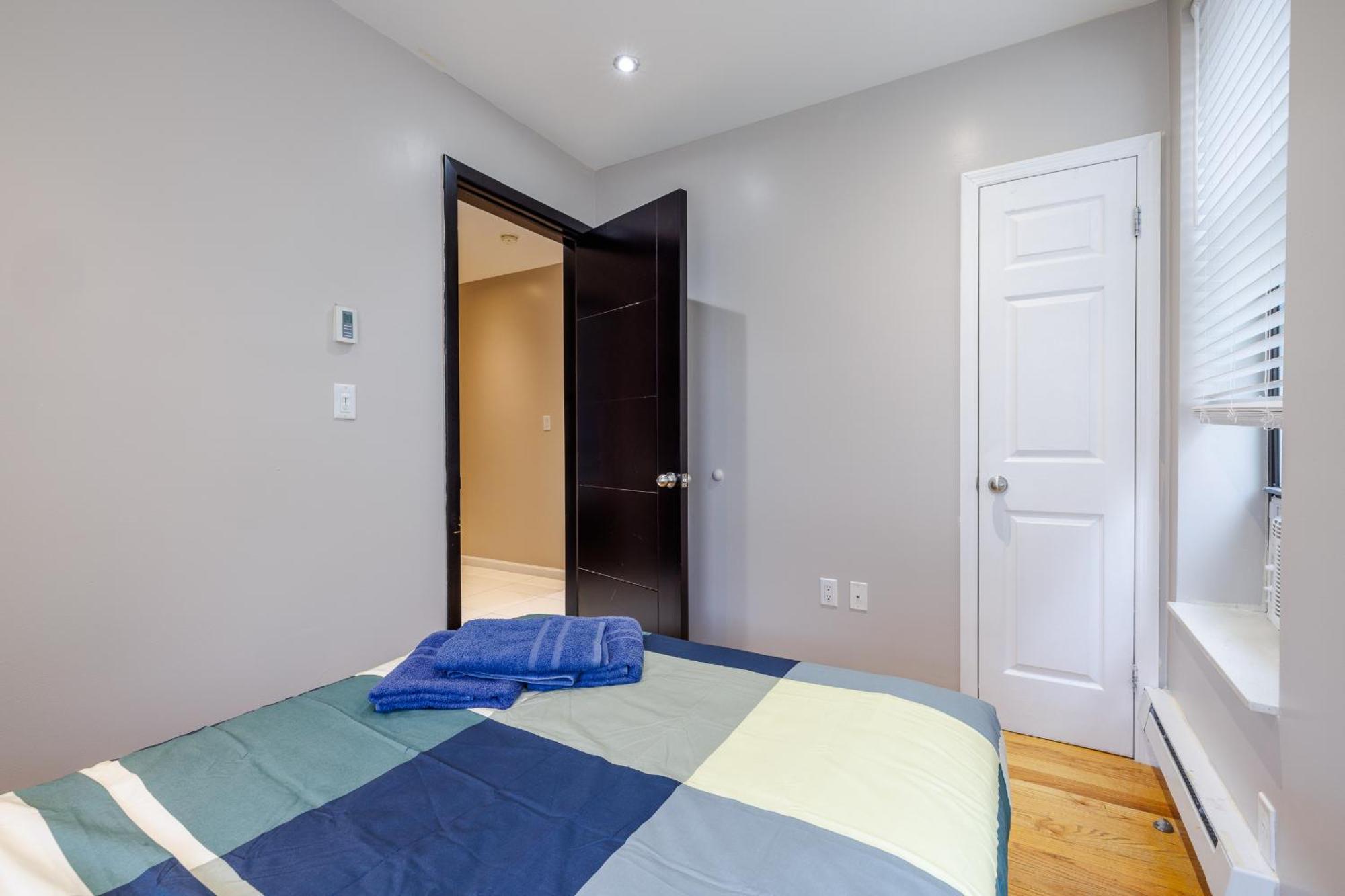 Park Side Living, Style -5 Apartamento