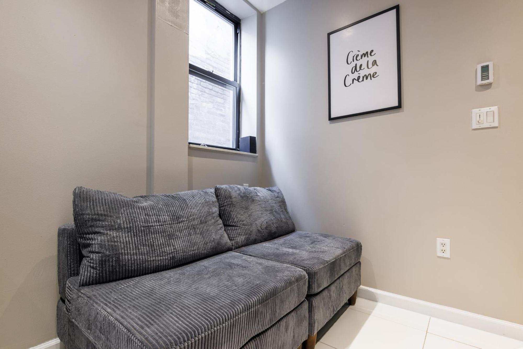 Park Side Living, Style -5 Apartamento