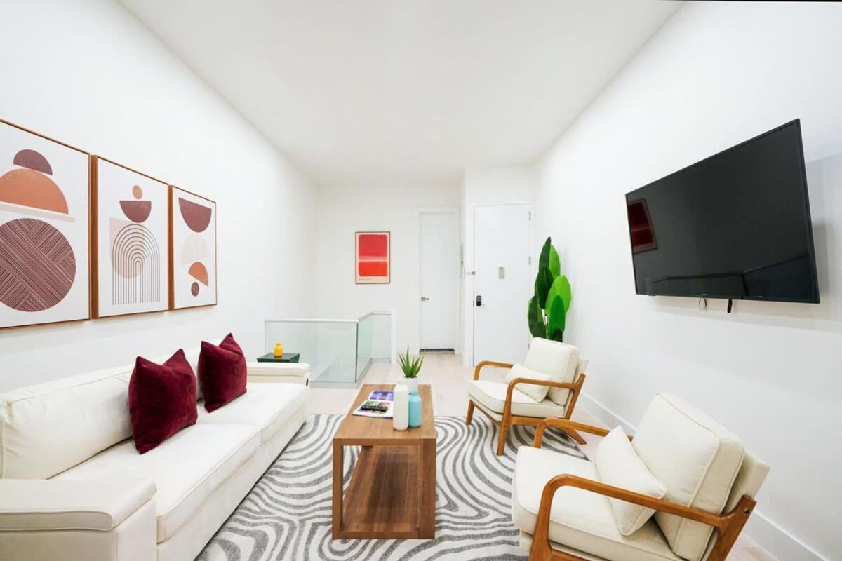 317-1d New 2br Duplex Wd Private Backyard Apartamento *