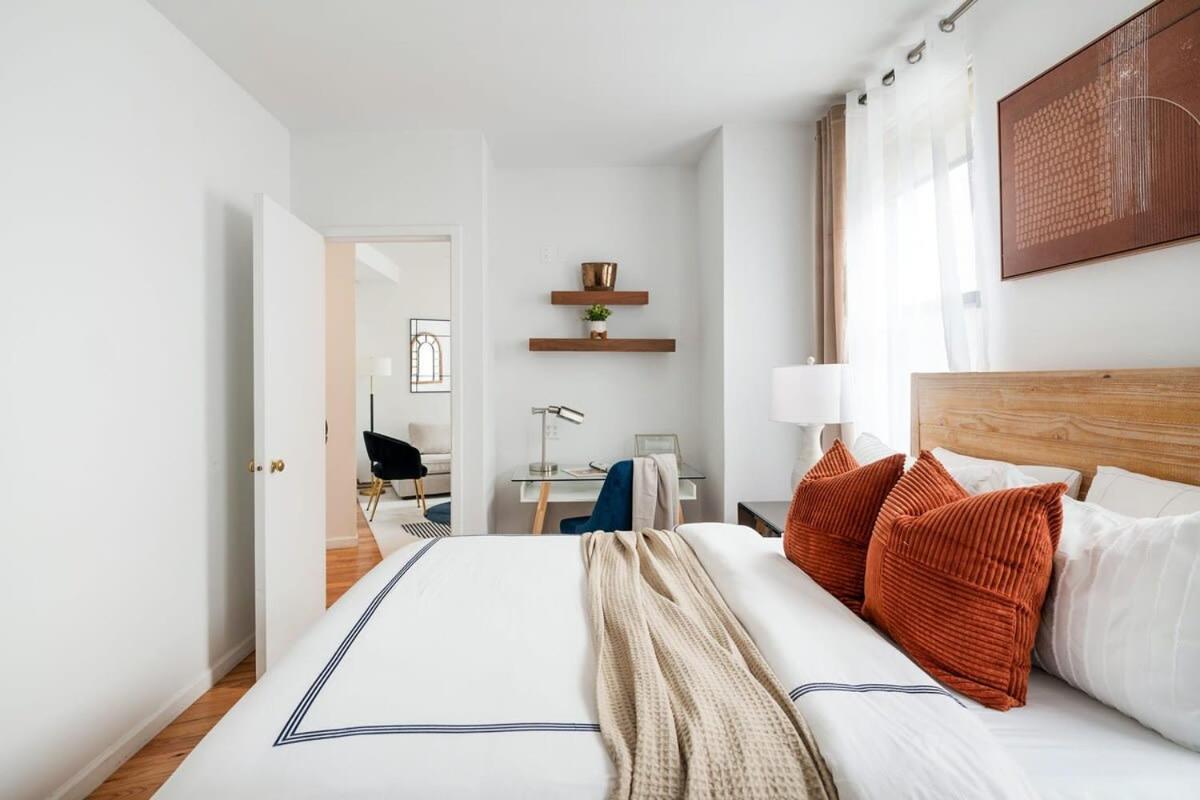 Căn hộ 2br Prime West Village Newly Furnished