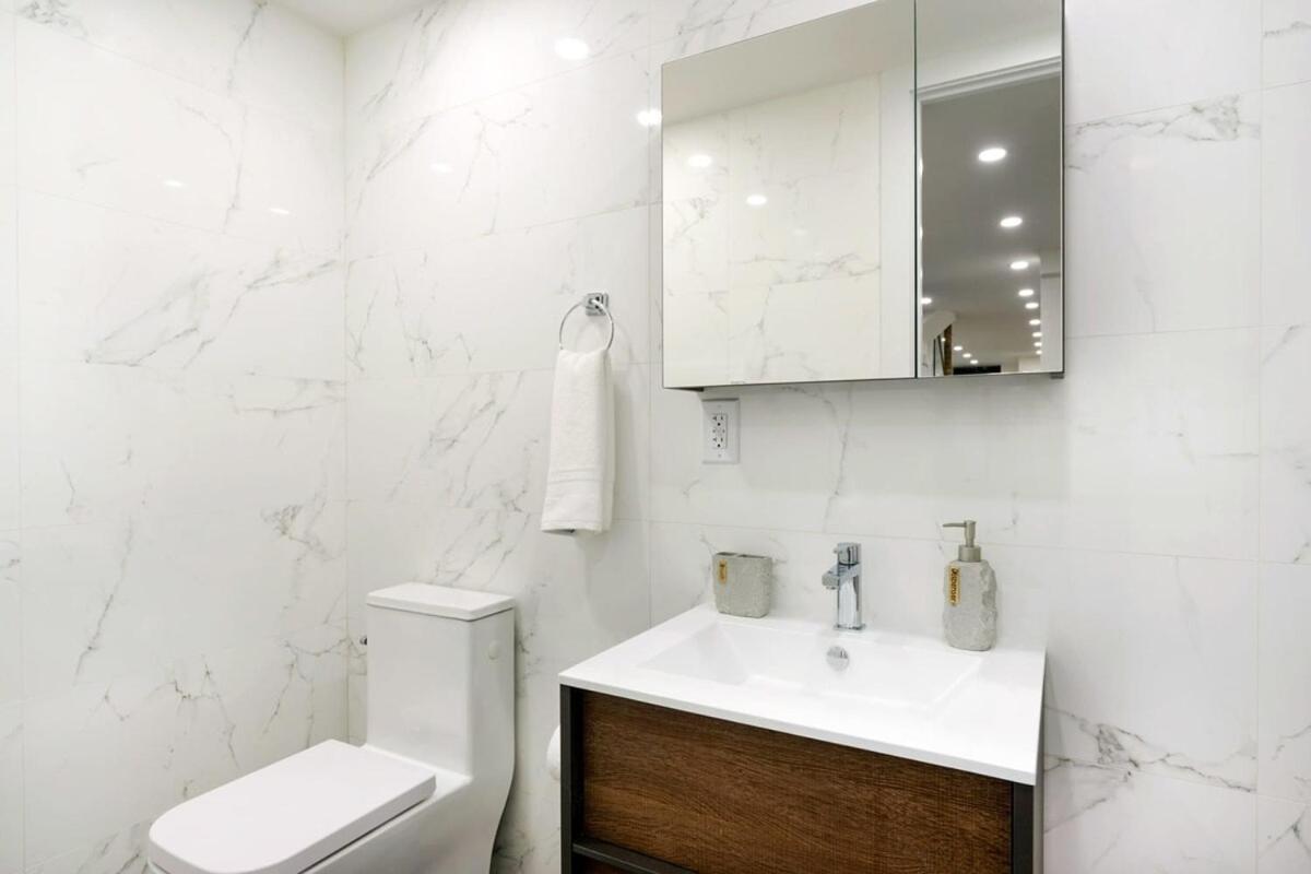 Apartamento 317-1d New 2br Duplex Wd Private Backyard Nova York