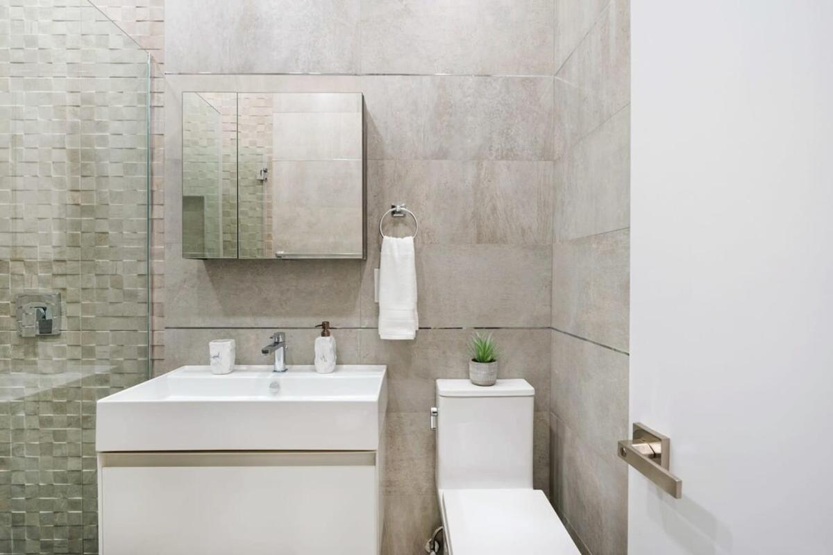 317-1d New 2br Duplex Wd Private Backyard Apartamento