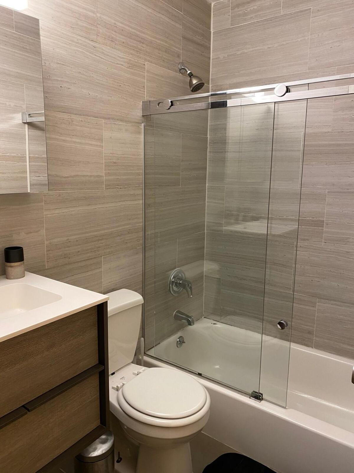 26-4b Newly Furnished 1br W&d Courtyard Apartamento Nova York