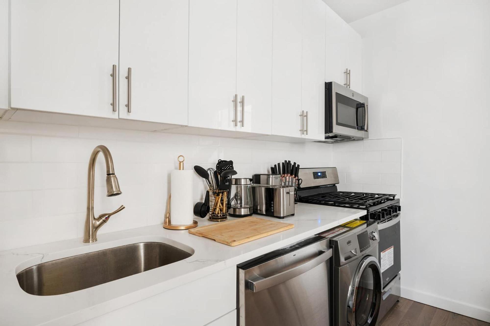 Căn hộ 1290-10 New Renovated 2 Bedrooms In Ues *