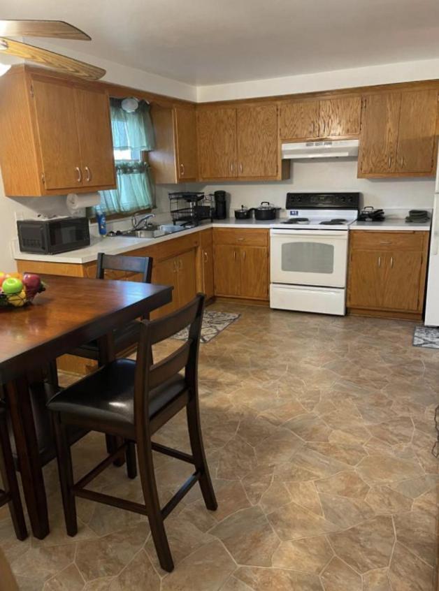 Lovely 3bd 1bath In Apartamento Nova York