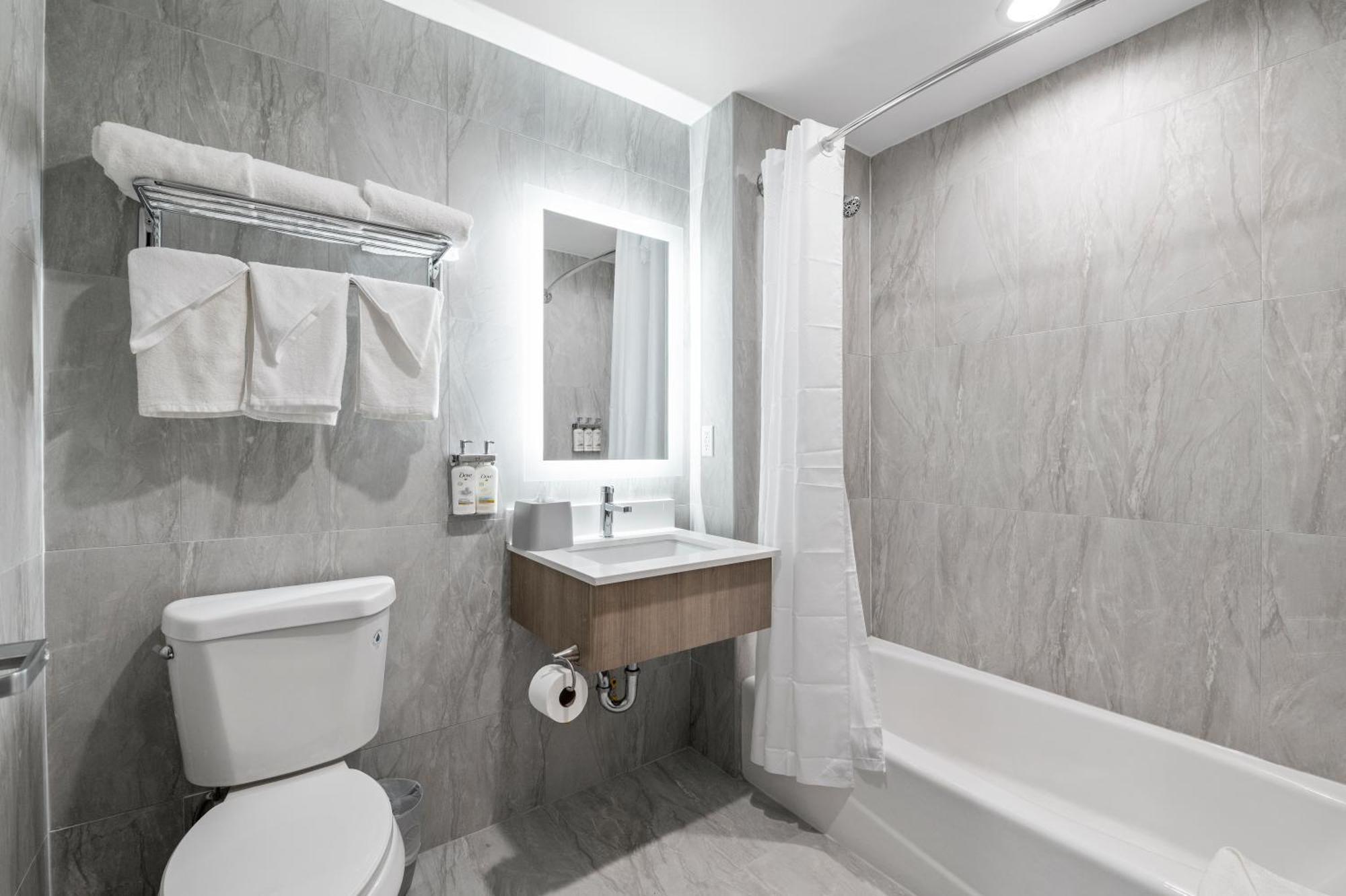 Express & Bronx - Nyc By Ihg Khách sạn