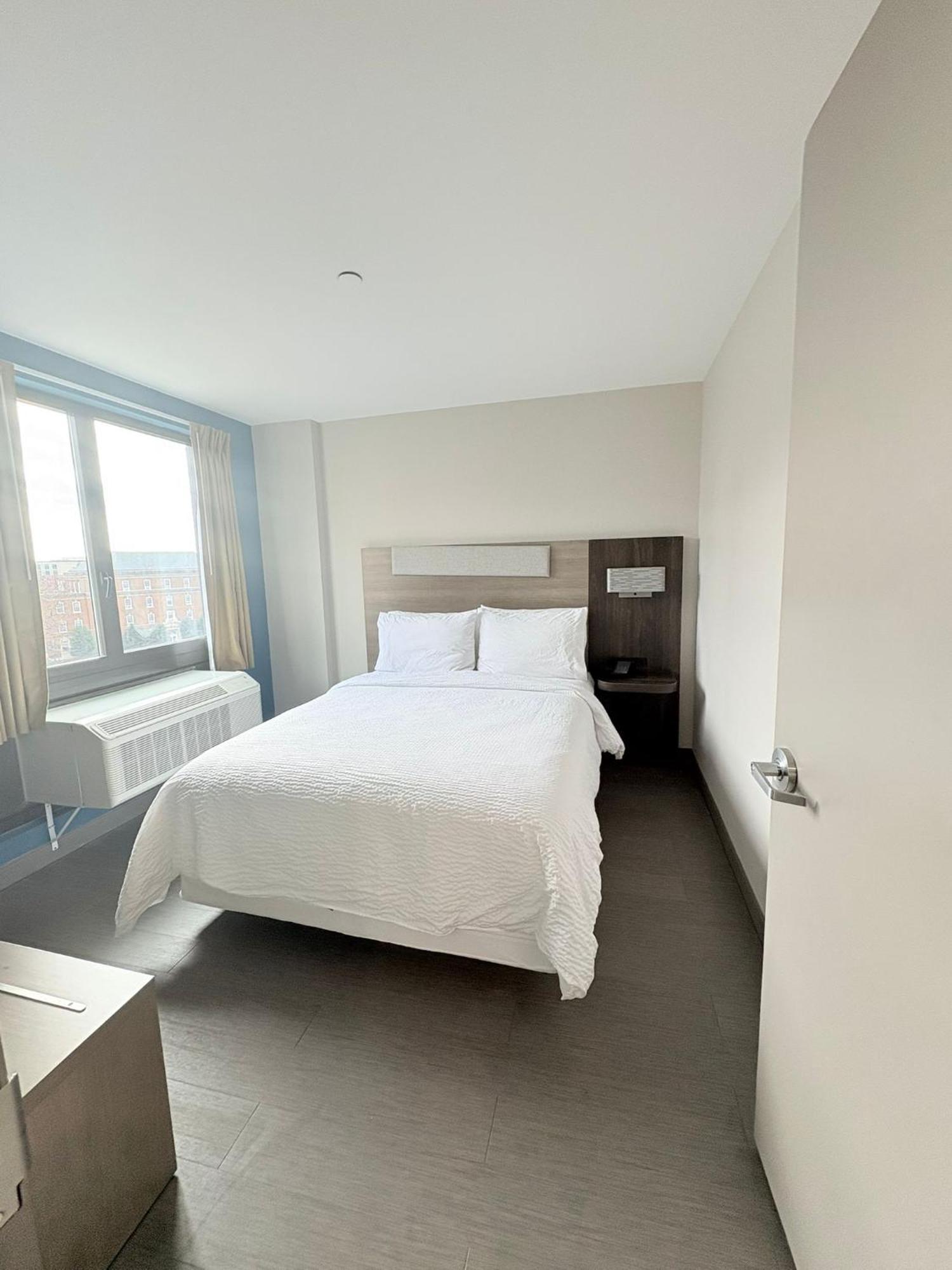 Express & Bronx - Nyc By Ihg Hotel