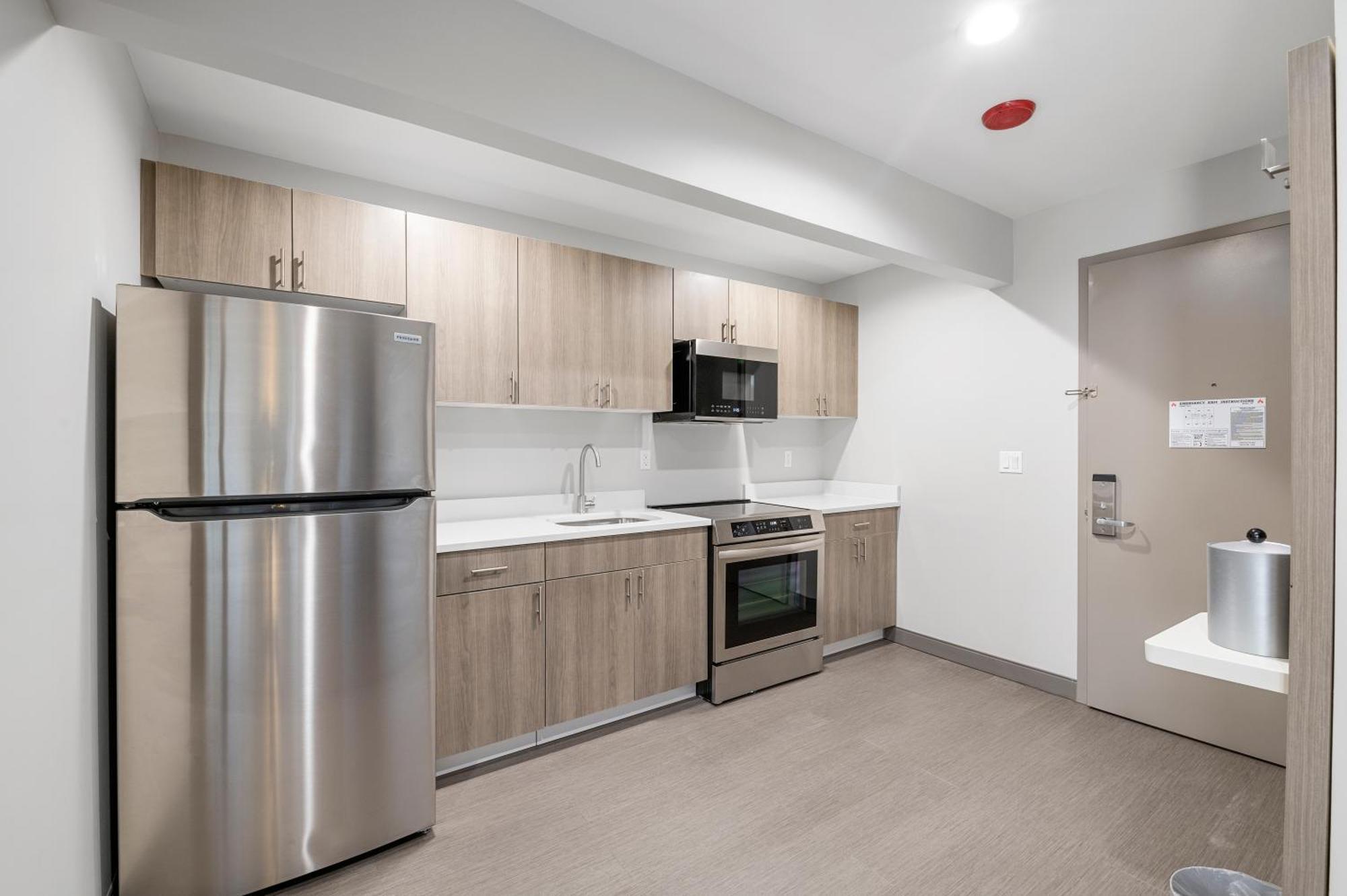 Express & Bronx - Nyc By Ihg Khách sạn