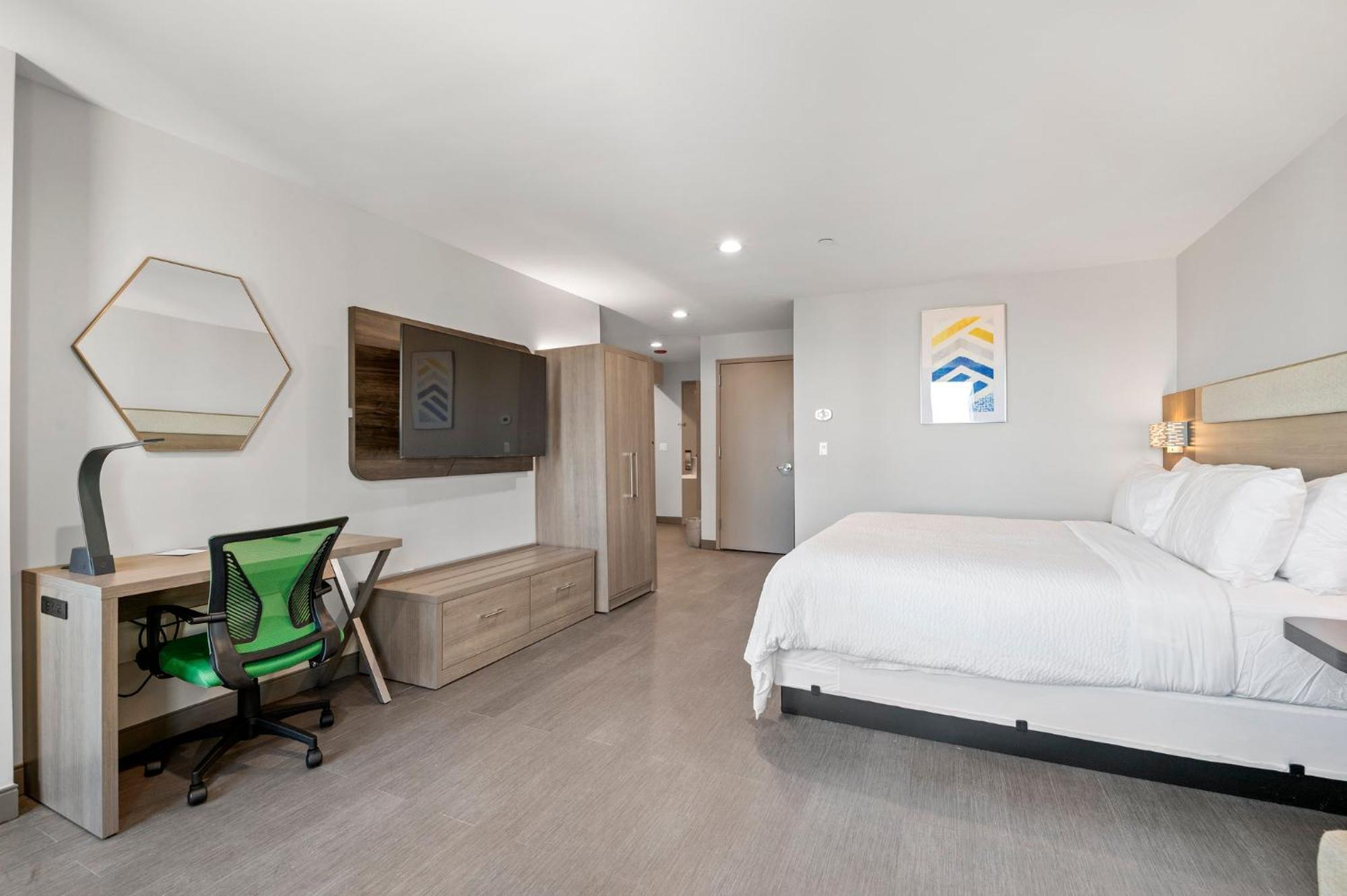 Express & Bronx - Nyc By Ihg Hotel