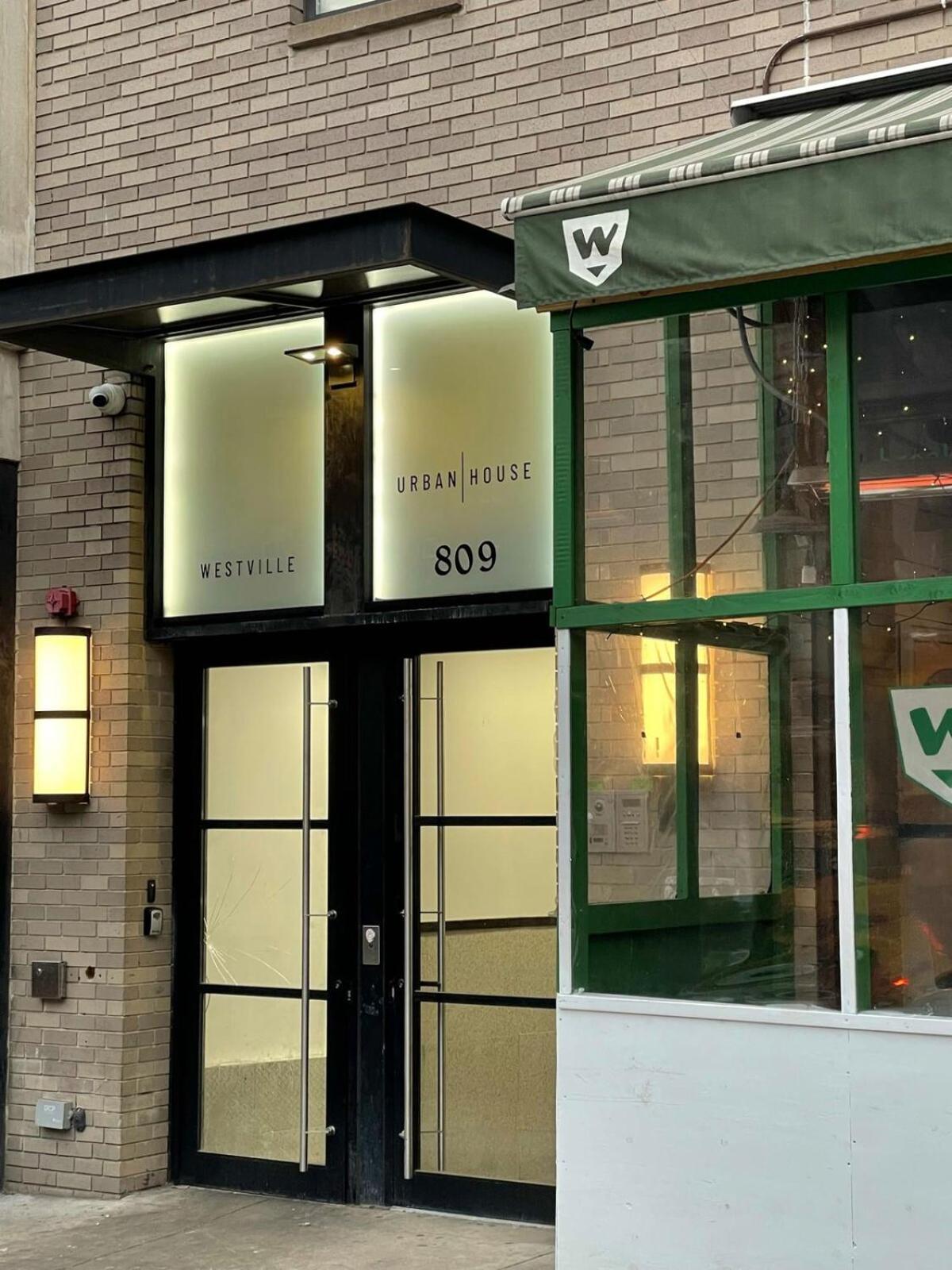 809-6b New 2br Duplex With Private Patio *