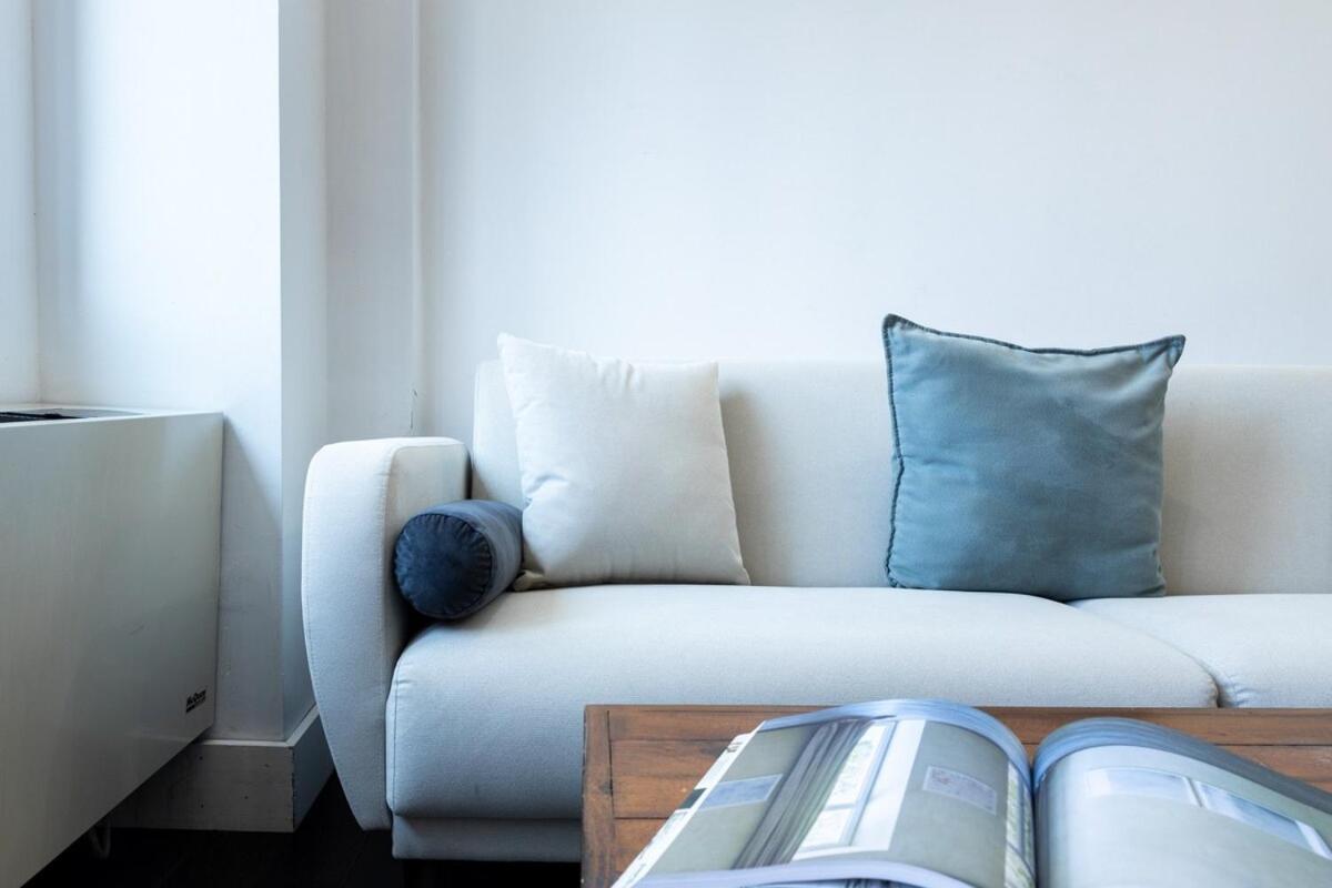 809-6b New 2br Duplex With Private Patio * New York