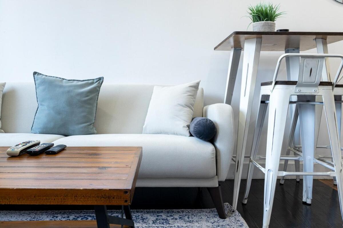 Apartment 809-6b New 2br Duplex With Private Patio