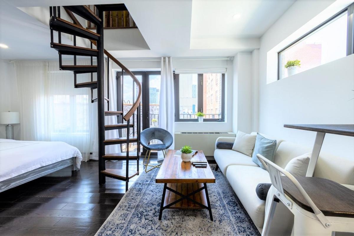 809-6b New 2br Duplex With Private Patio New York