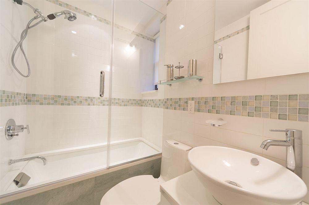 5th Ave Khách sạn 4*