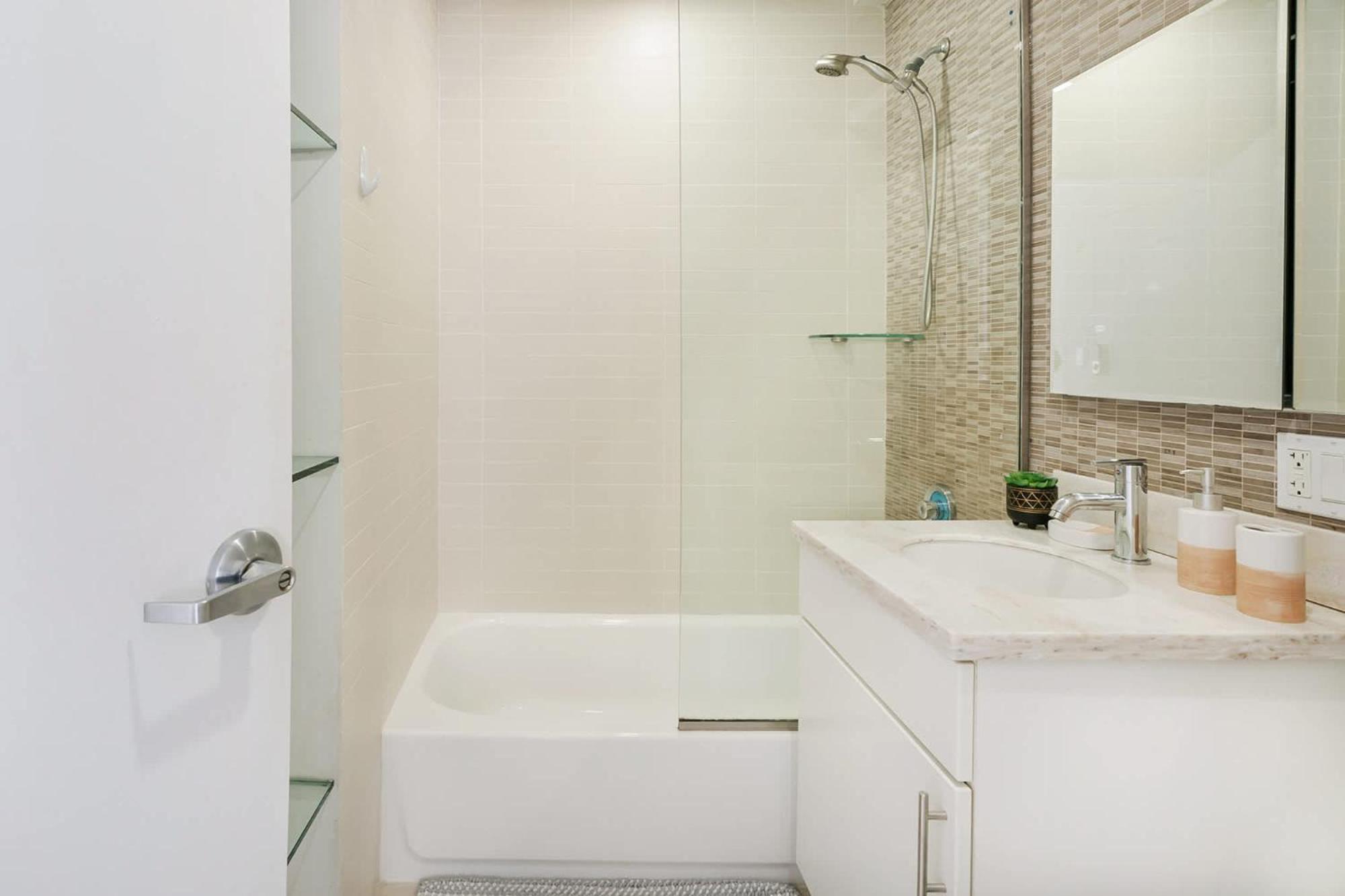809-4a Columbus Circle New Bldg 1br W D Apartment