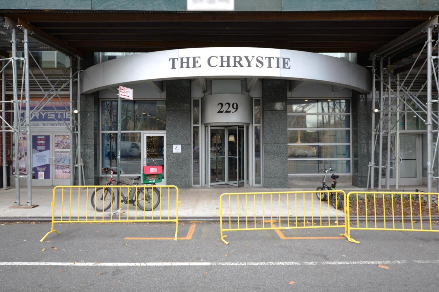 Apartment Les 1br W Elevator Wd Nr Space Nyc-1316 *