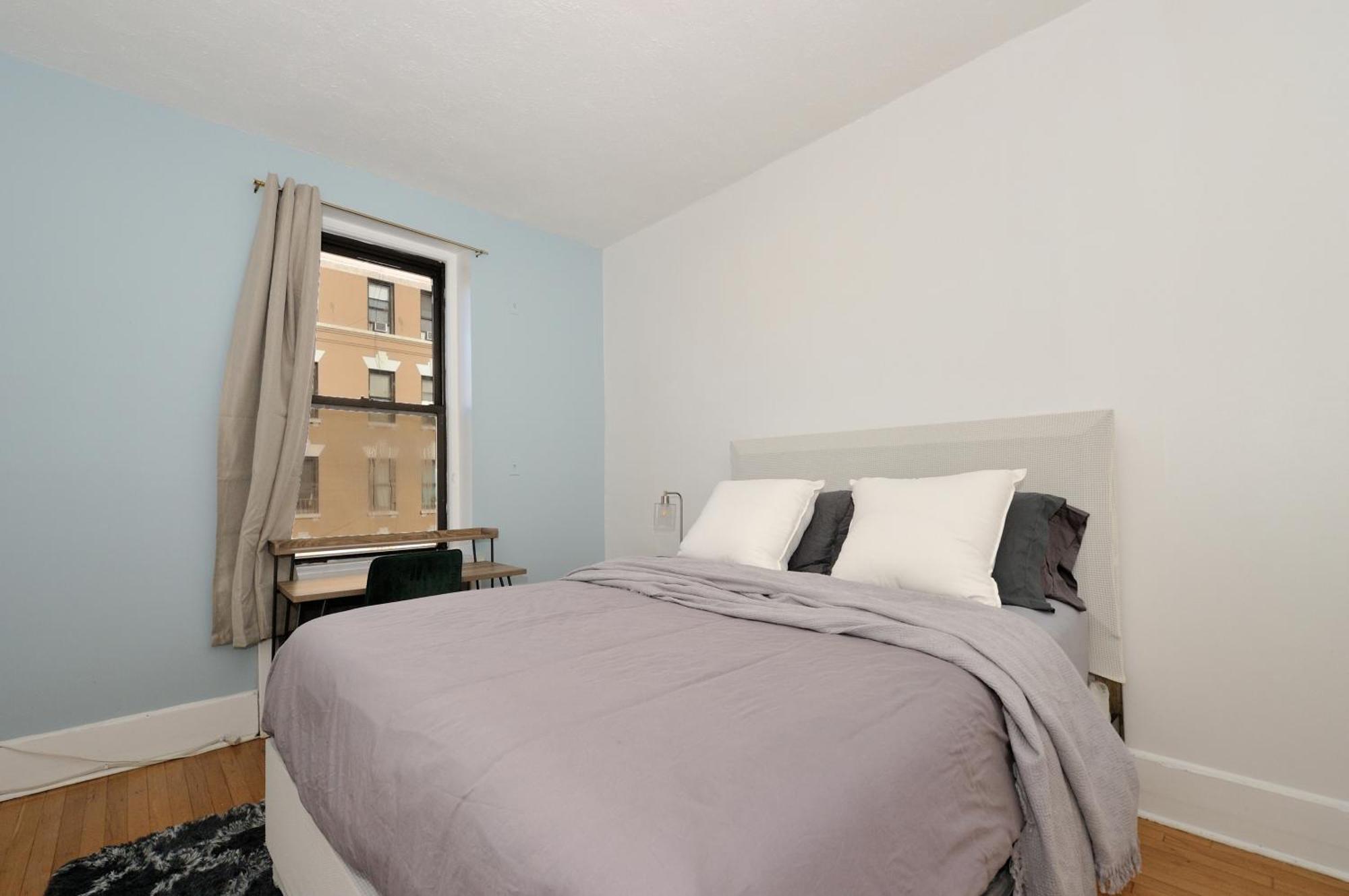 Căn hộ 5 Bedroom 2 Bath Full Floor Midtown New York