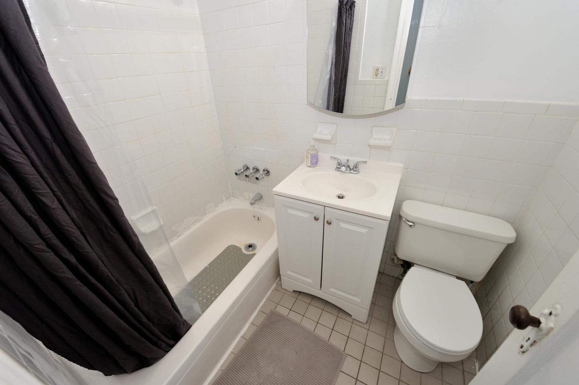 5 Bedroom 2 Bath Full Floor Midtown Căn hộ