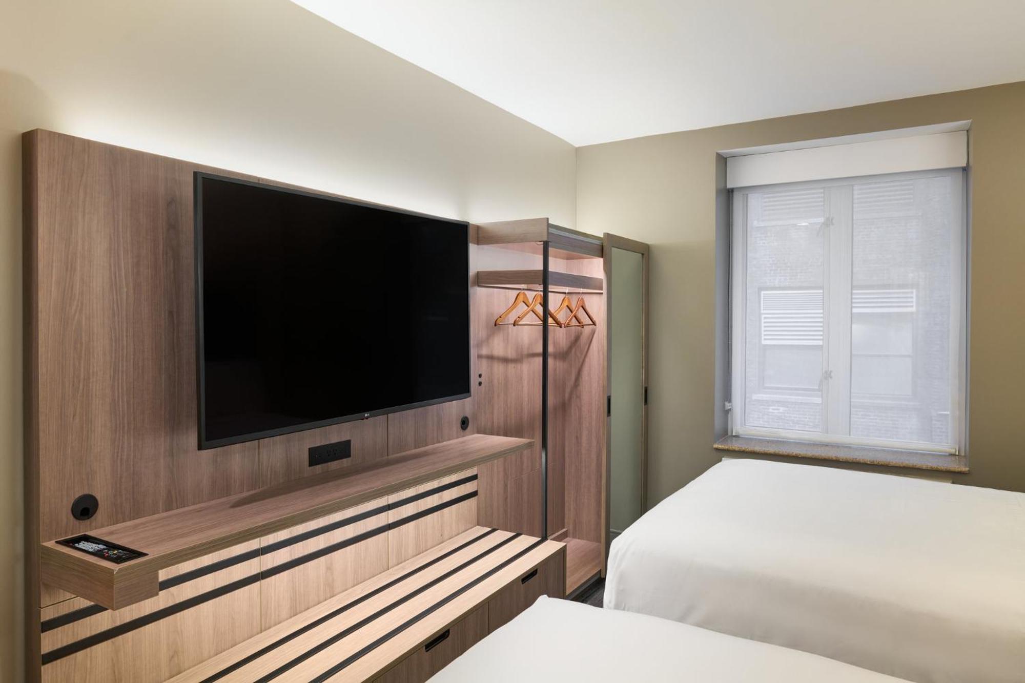 Khách sạn Express Chelsea By Ihg