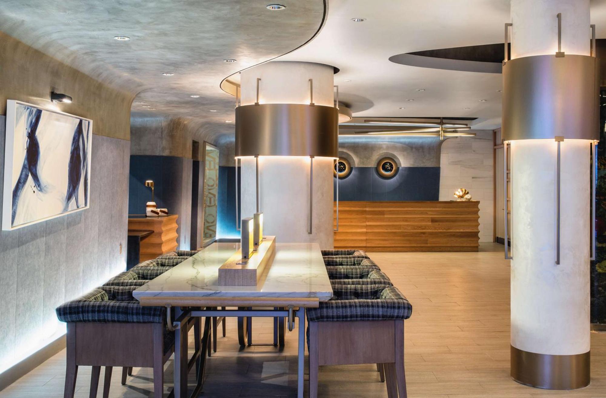 Dream Midtown, By Hyatt Khách sạn 4*