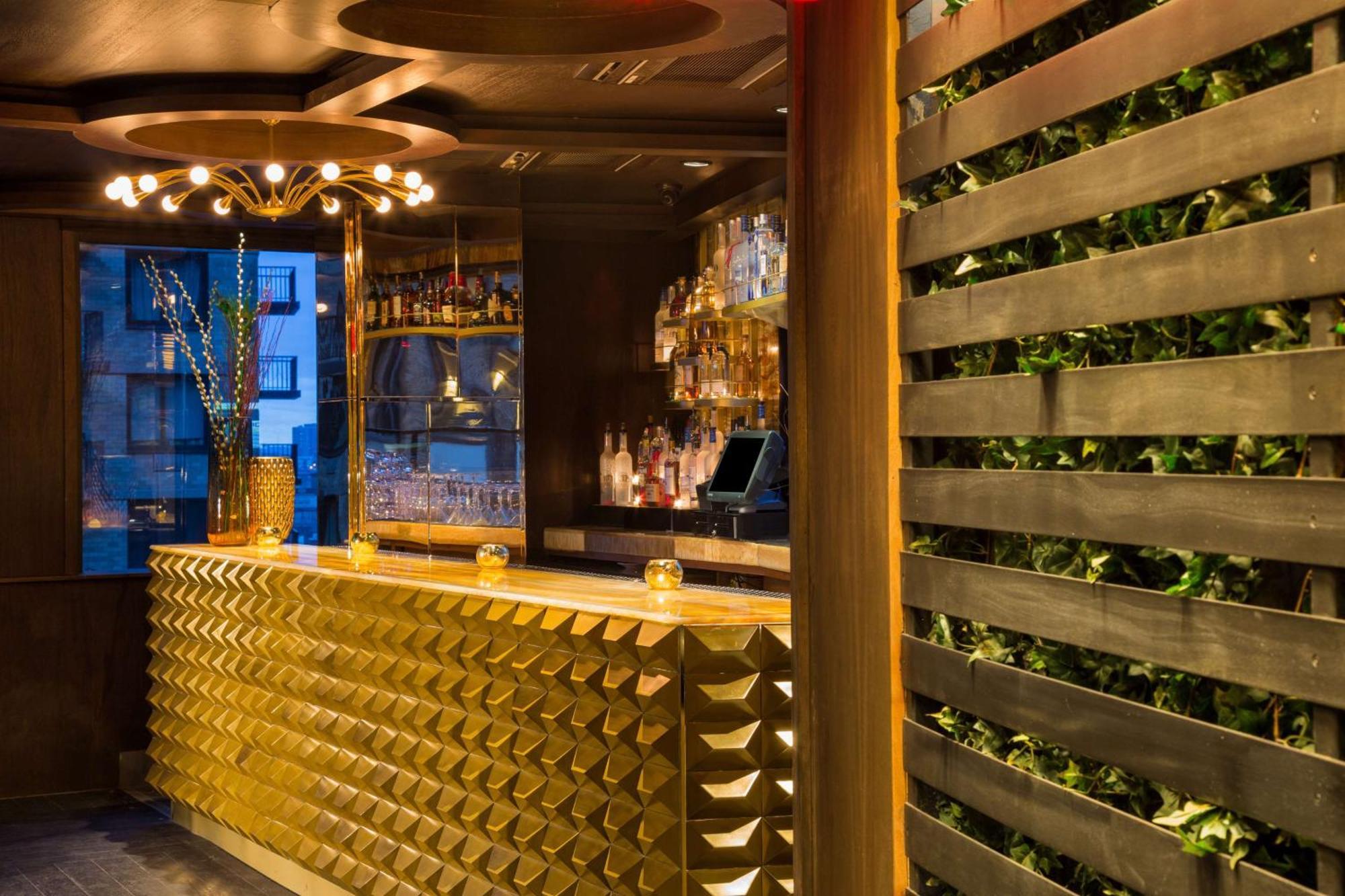 Khách sạn Dream Midtown, By Hyatt 4*