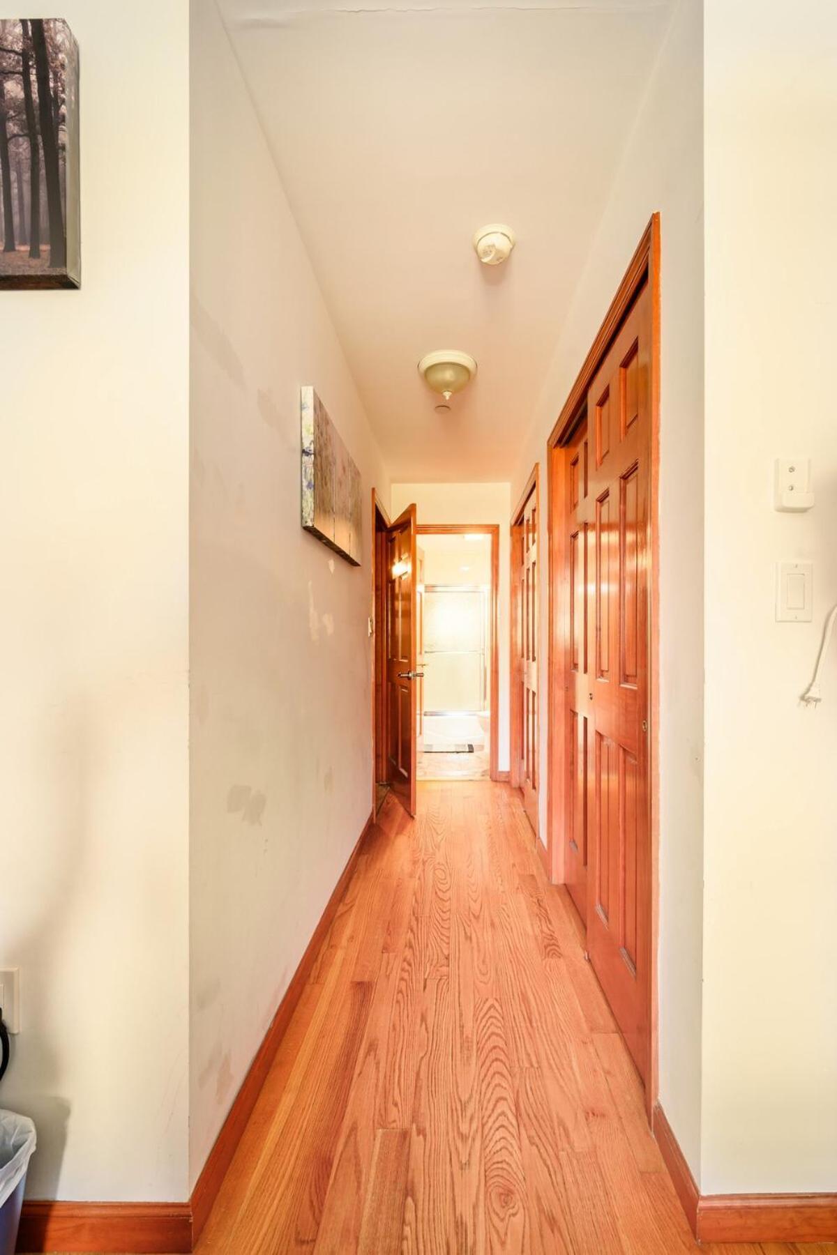 Large Private & Private Bathroom Ở trọ