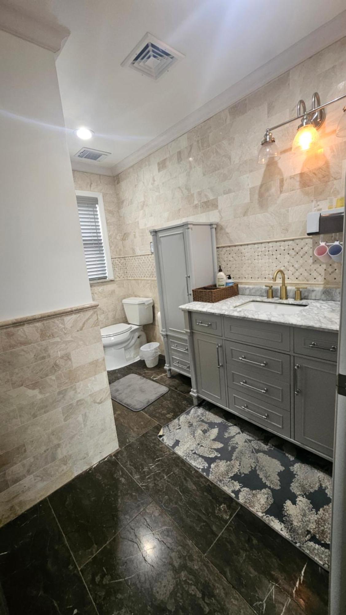 Luxury Hotel-style In Queens, Ở trọ