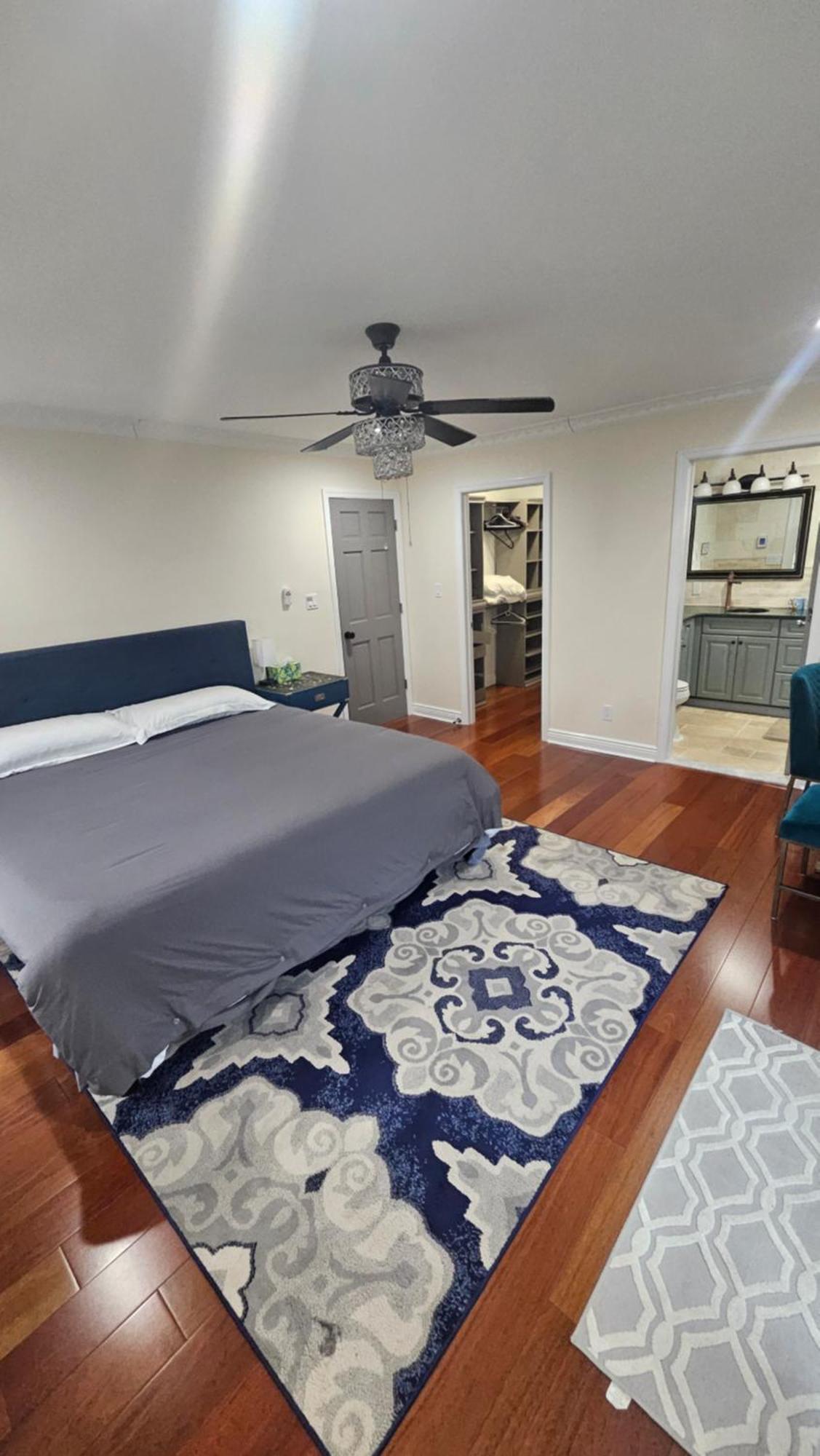 Luxury Hotel-style In Queens, Ở trọ New York
