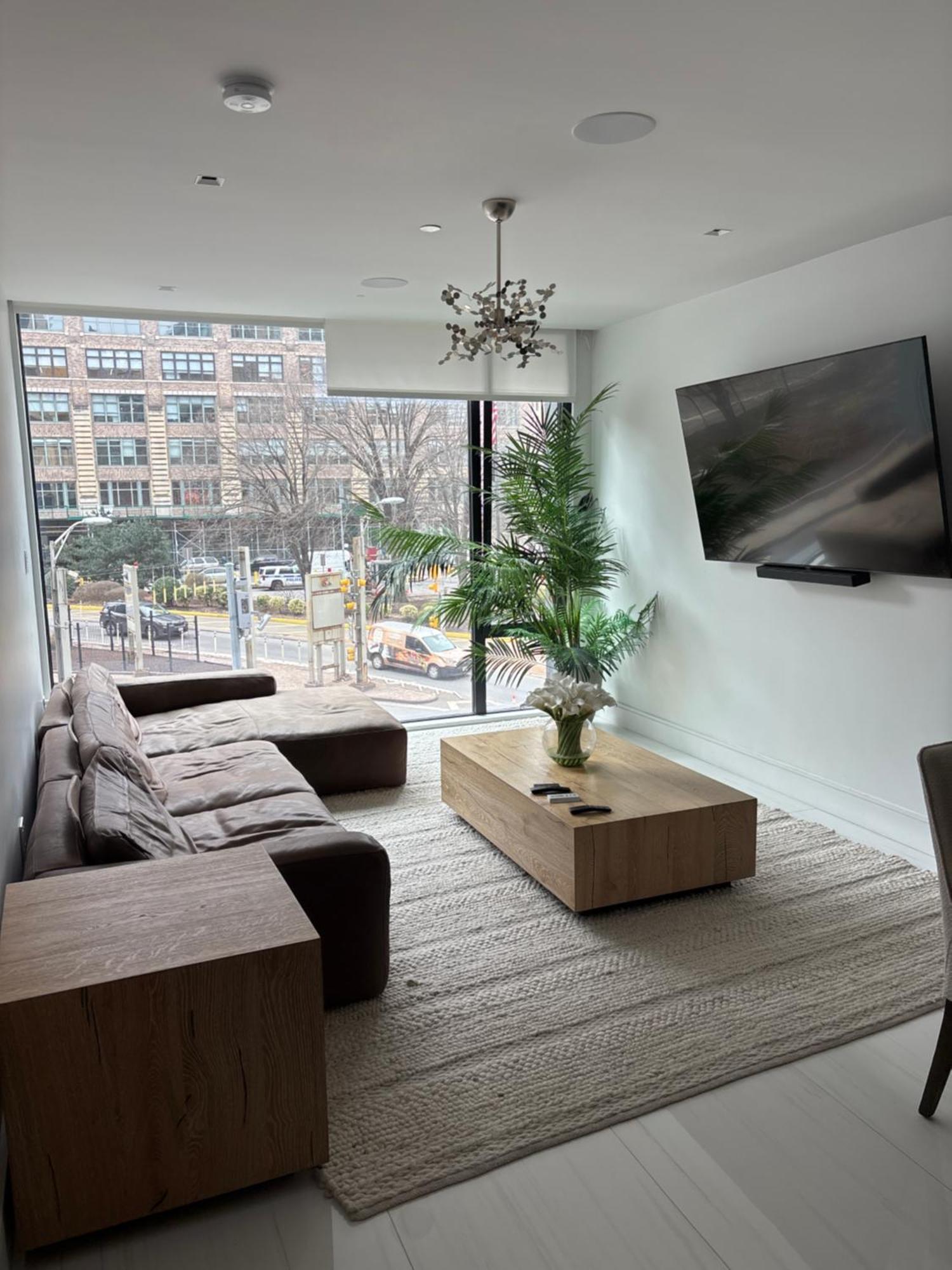 Luxurious Midtown 3bdr
