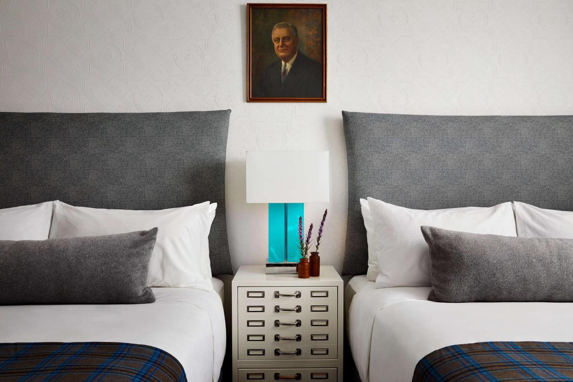 Graduate By Hilton Khách sạn 4*