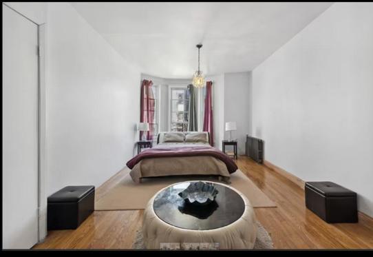 Căn hộ Funky Pre-war Town House New York