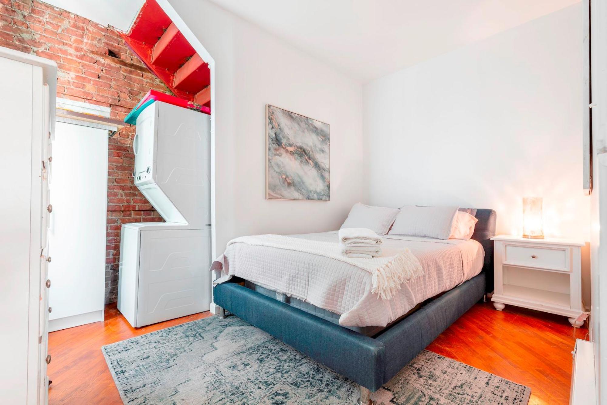 Căn hộ Prime Location Upper Manhattan Furnished *