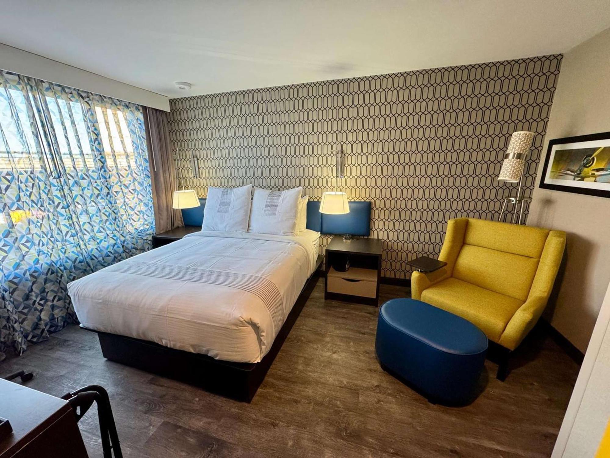 Hotel Glo Western Bronx Nyc Nova York