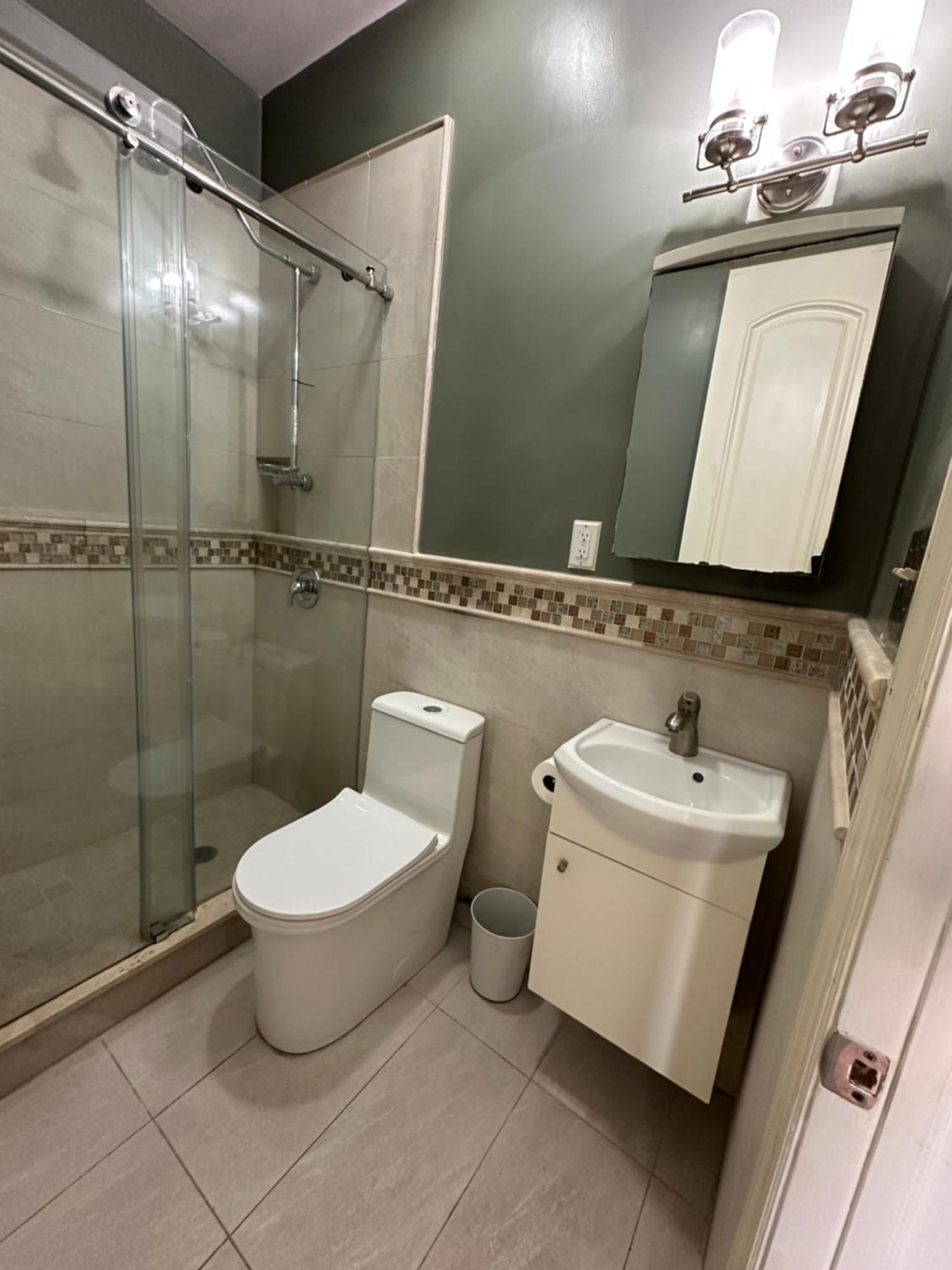 Private Private Bath Ở trọ *
