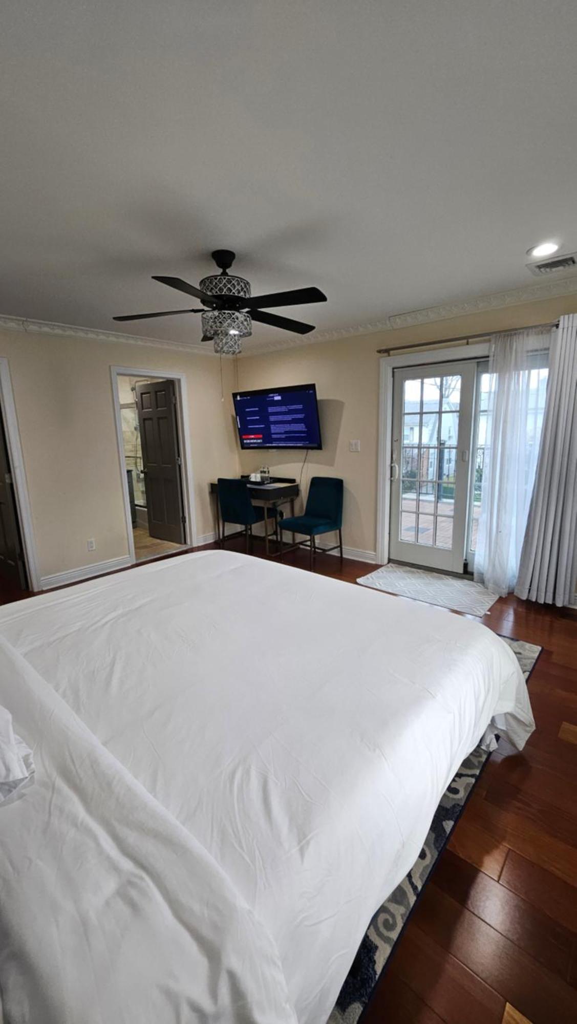 Luxury Hotel-style In Queens, Ở trọ *
