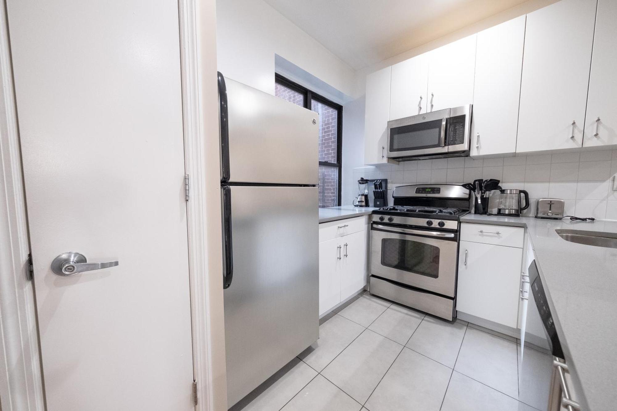 3br Two Blocks To Park Elevator, Laundry, Virtual Doorman Apartment New York