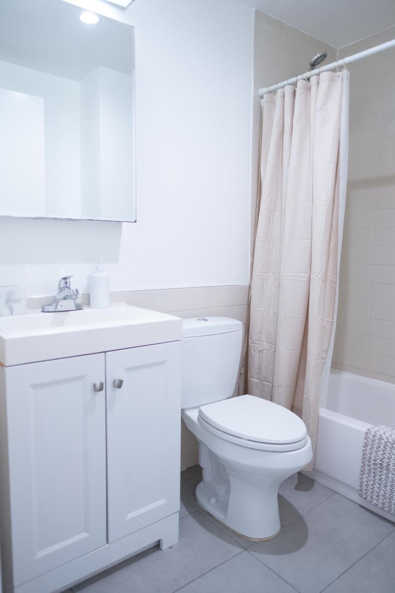 3br Two Blocks To Park Elevator, Laundry, Virtual Doorman