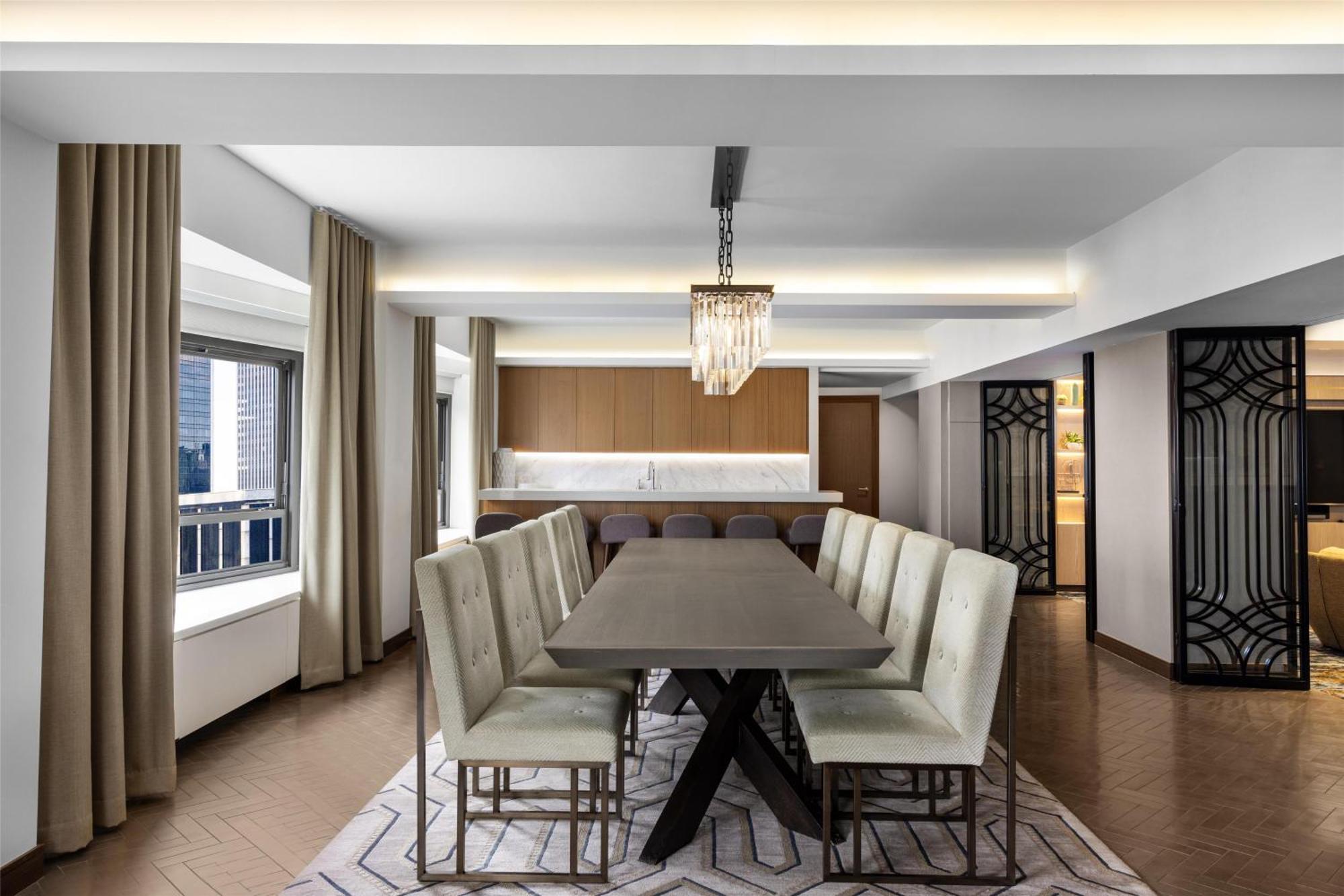 Hilton Midtown 4*