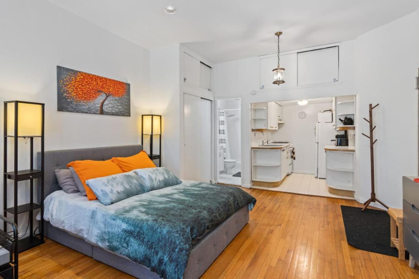 Căn hộ Stylish In Park Location Ever New York