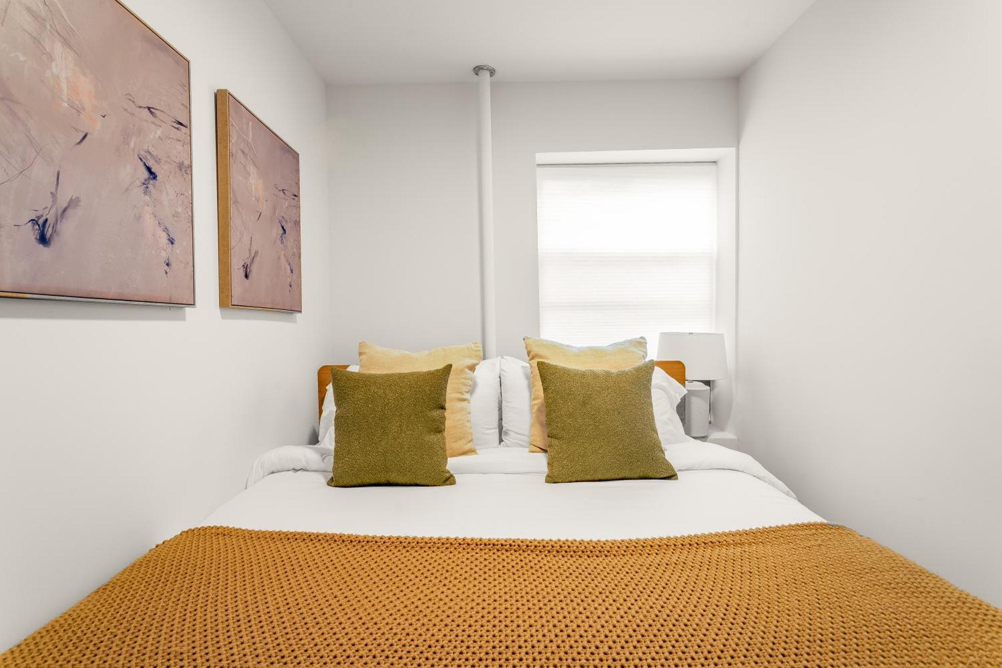 Căn hộ Stylish 3br 2ba East Village Steps From Tompkins Square Park