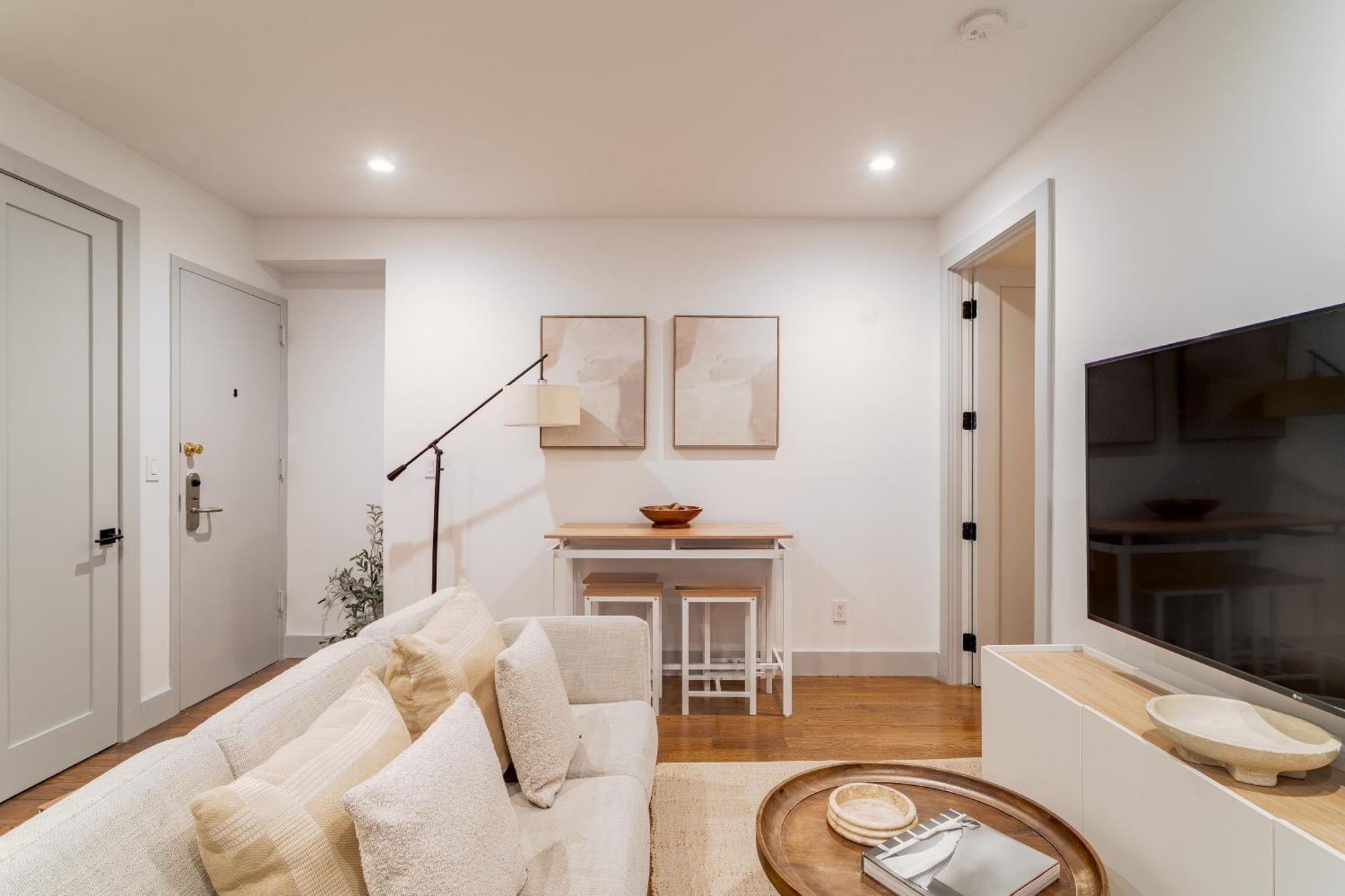 Stylish 3br 2ba East Village Steps From Tompkins Square Park Căn hộ