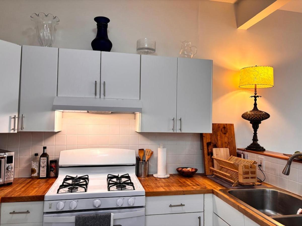 Private Spacious With 2 Bedrooms 2 Bathroomss And A Deck New York