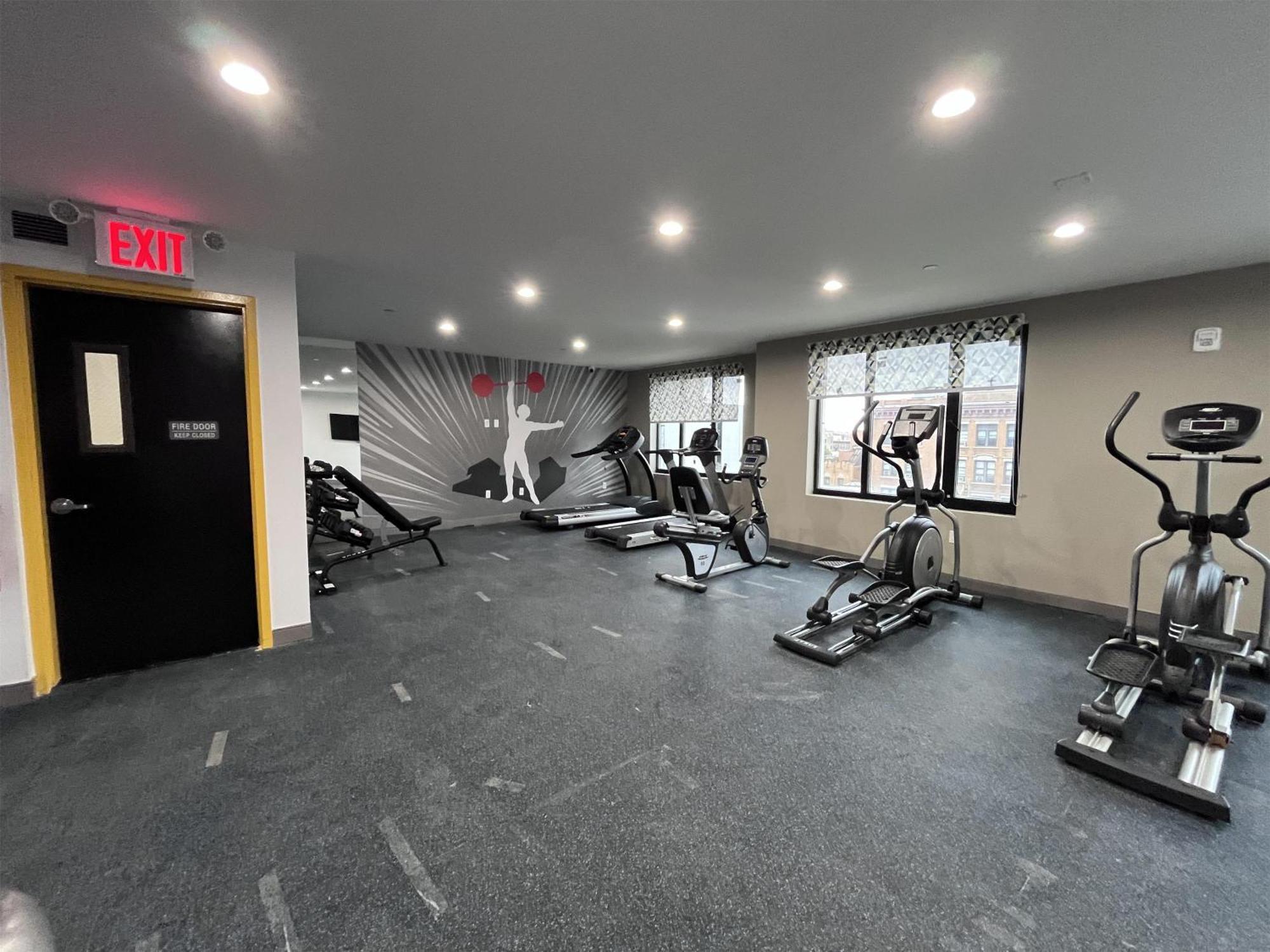 Glo Western Bronx Nyc Hotel New York