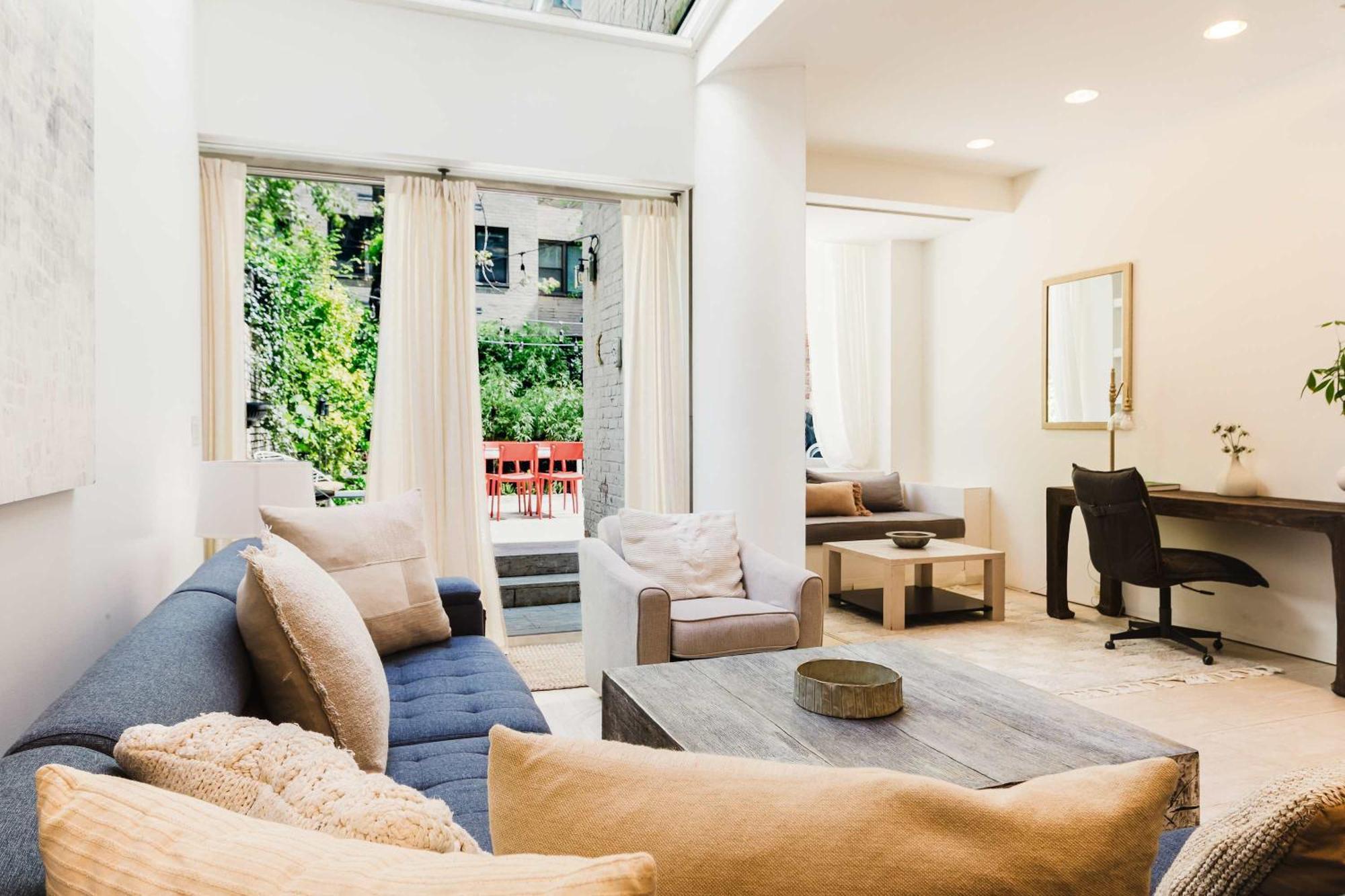 Private Beautiful Townhome W Zen Garden Casa de férias