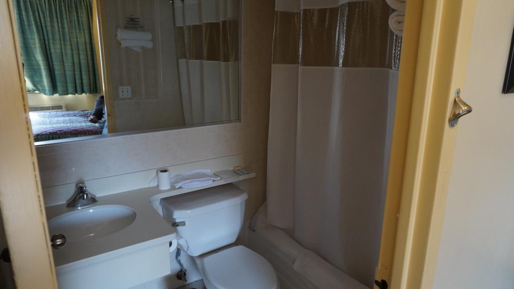 Flushing Nhà nghỉ