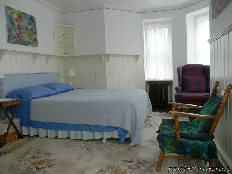 Khách sạn Place 2*
