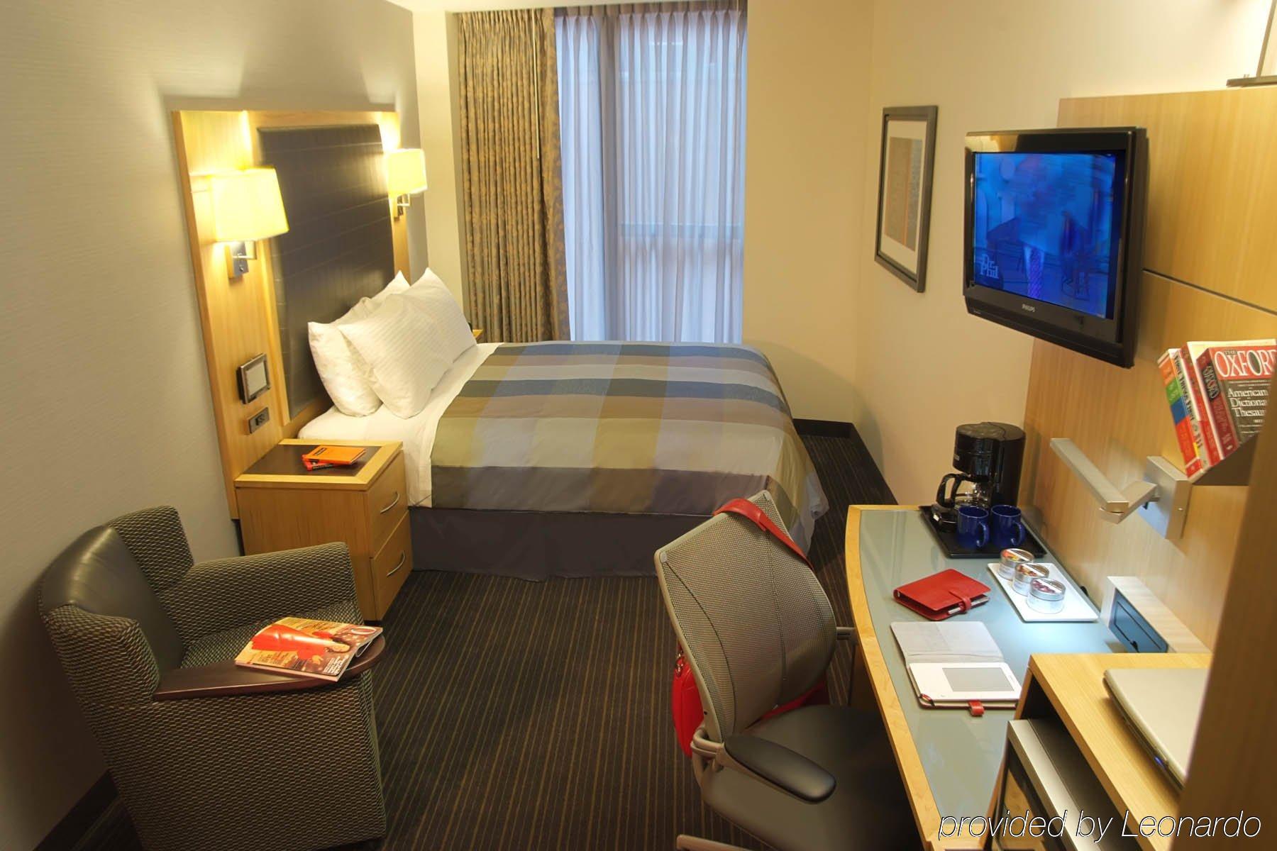 Khách sạn World Center 4*