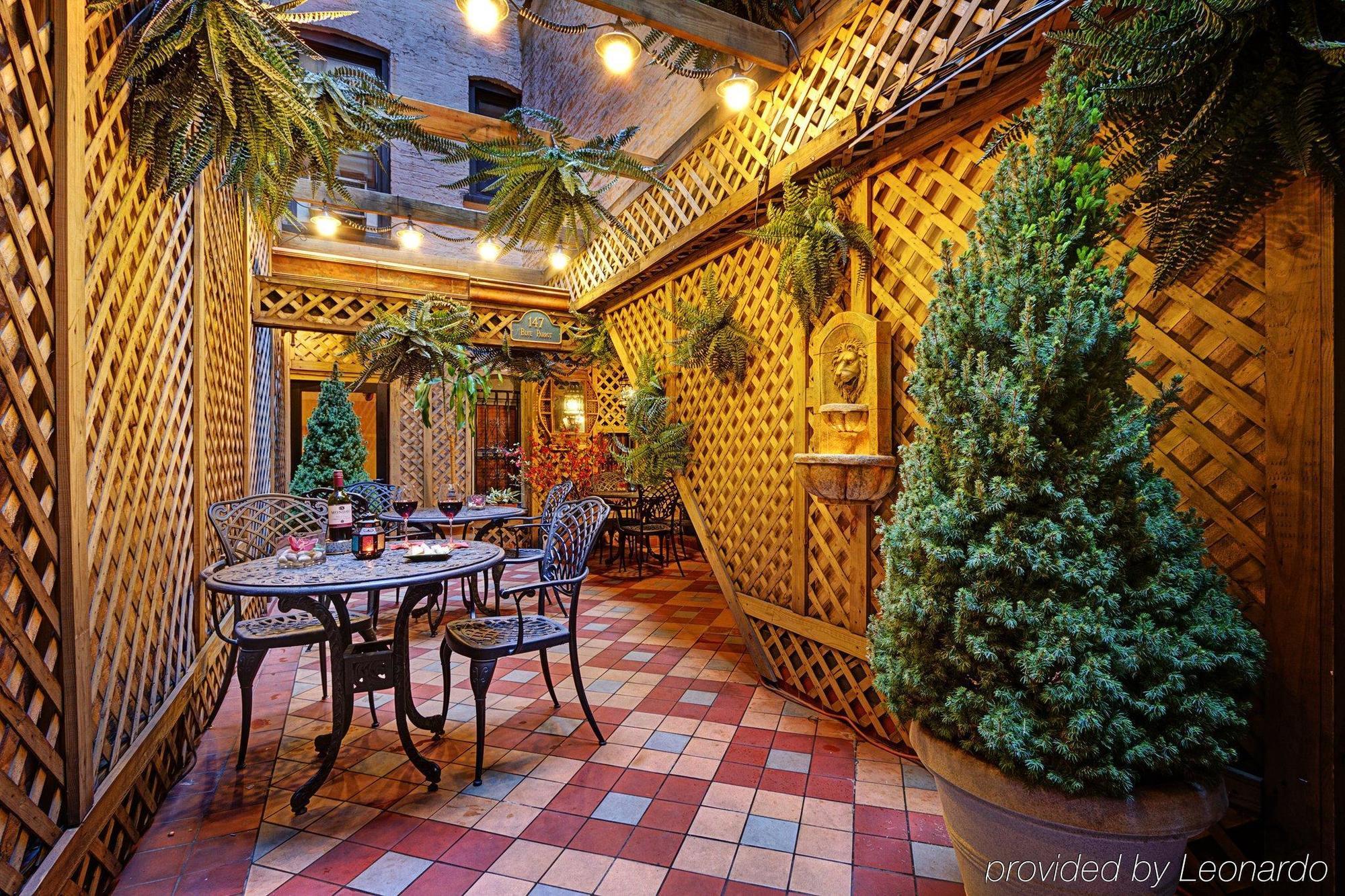 Khách sạn Casablanca By Library Collection 4*